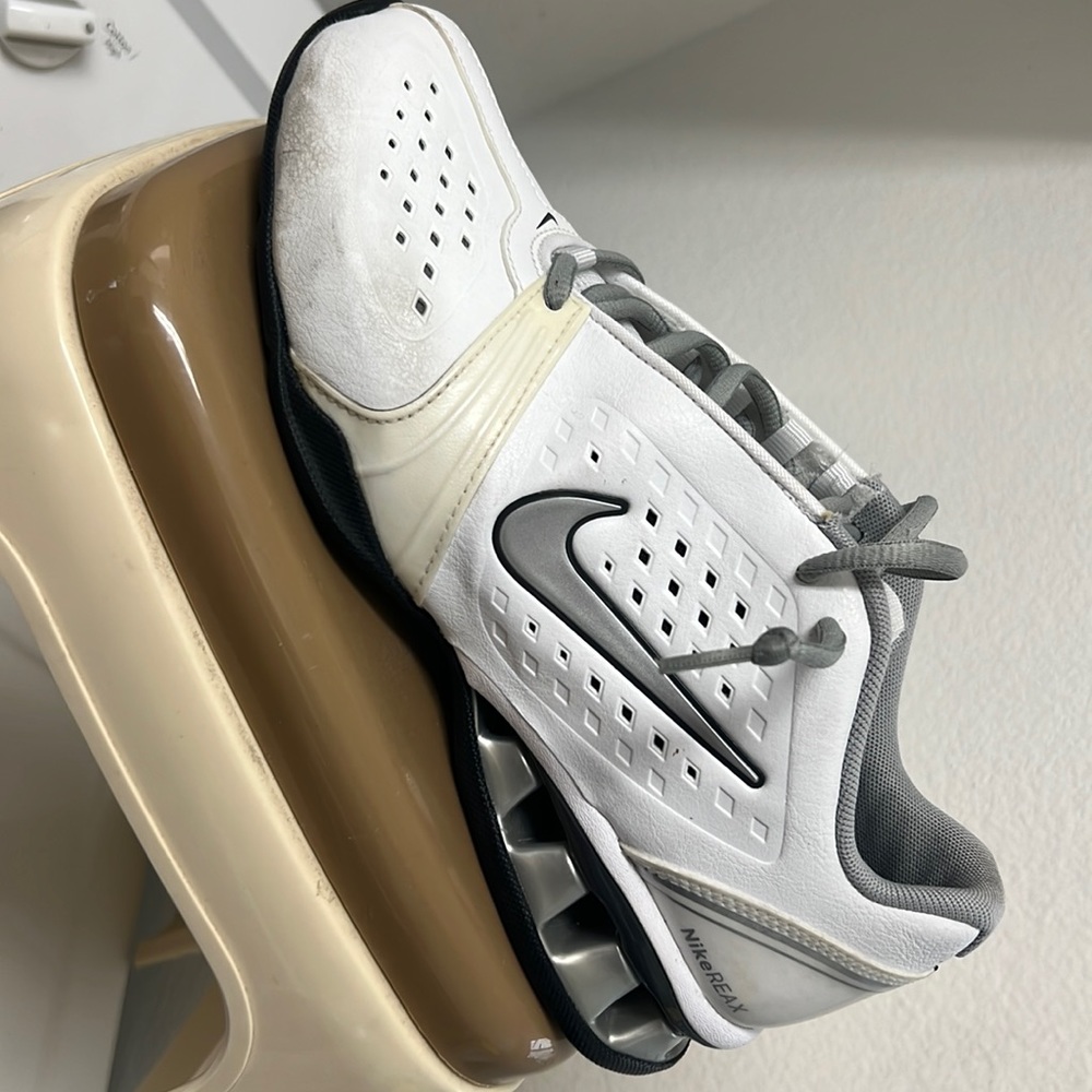 Nike Reax Rockstar Women's Size 8 White Silver Running Training Shoes